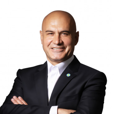 Op. Dr. Turhan Çömez