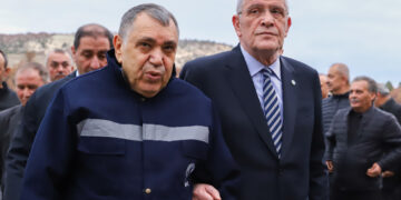 Çayırhan’da hak ve hukukunu hukuki çerçevede savunmak üzere eylem yapan bütün maden işçisi kardeşlerimin yanındayız.