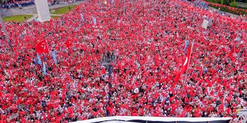 HAKSIZLIĞA, HUKUKSUZLUĞA, ADALETSİZLİĞE, GAFLETE VE İHANETE KARŞI BAYRAK AÇIYORUM DÜŞÜN PEŞİME!